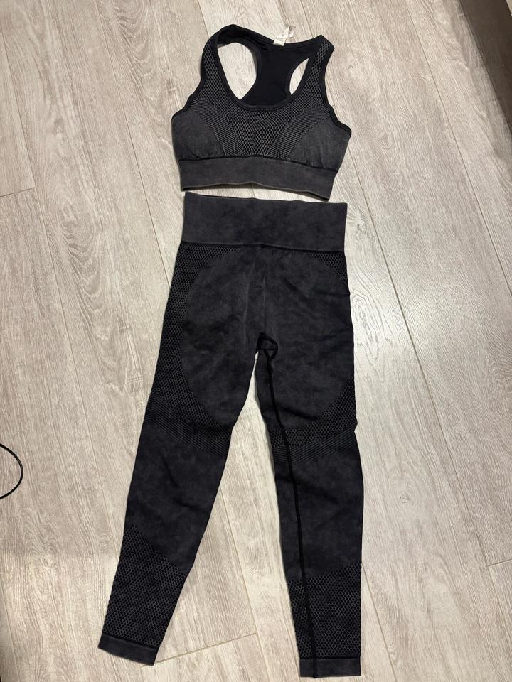 Спортивный костюм для фитнеса