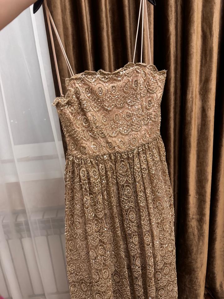 Alice + Olivia