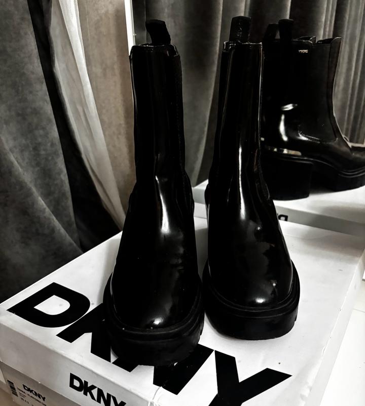 DKNY