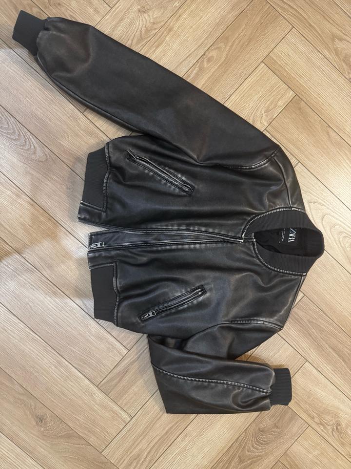 Бомбер ZARA