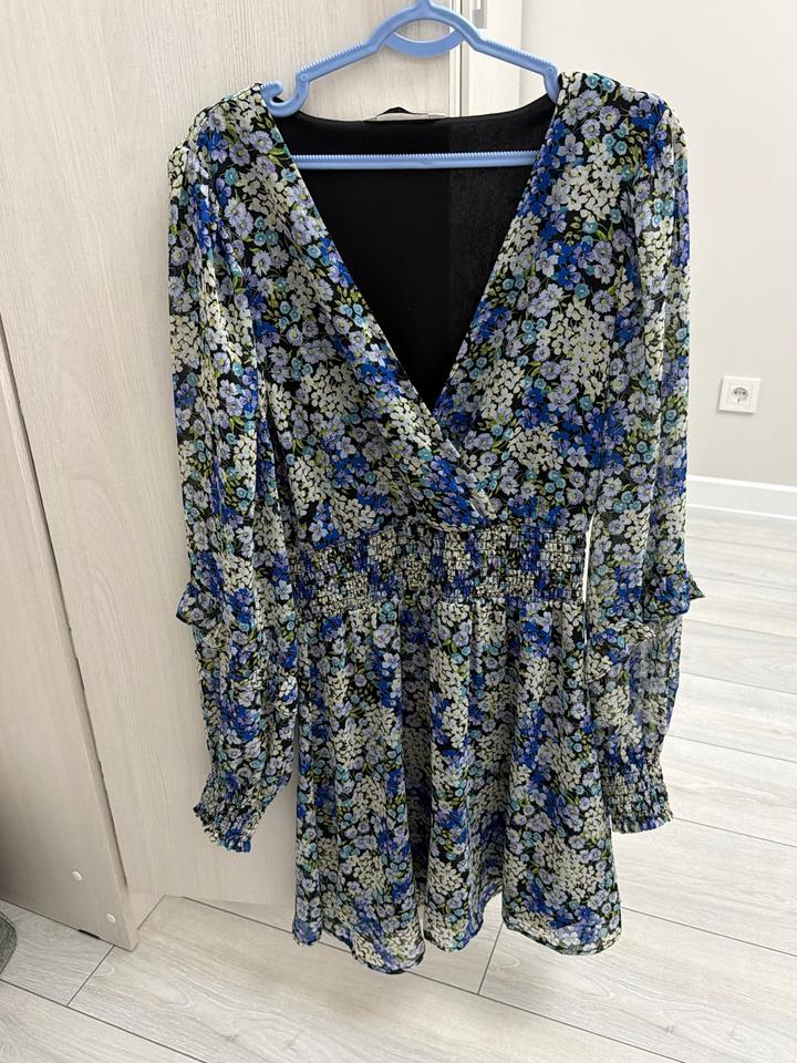 Платье Stradivarius
