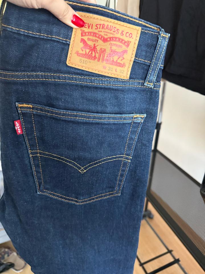 Levi's
