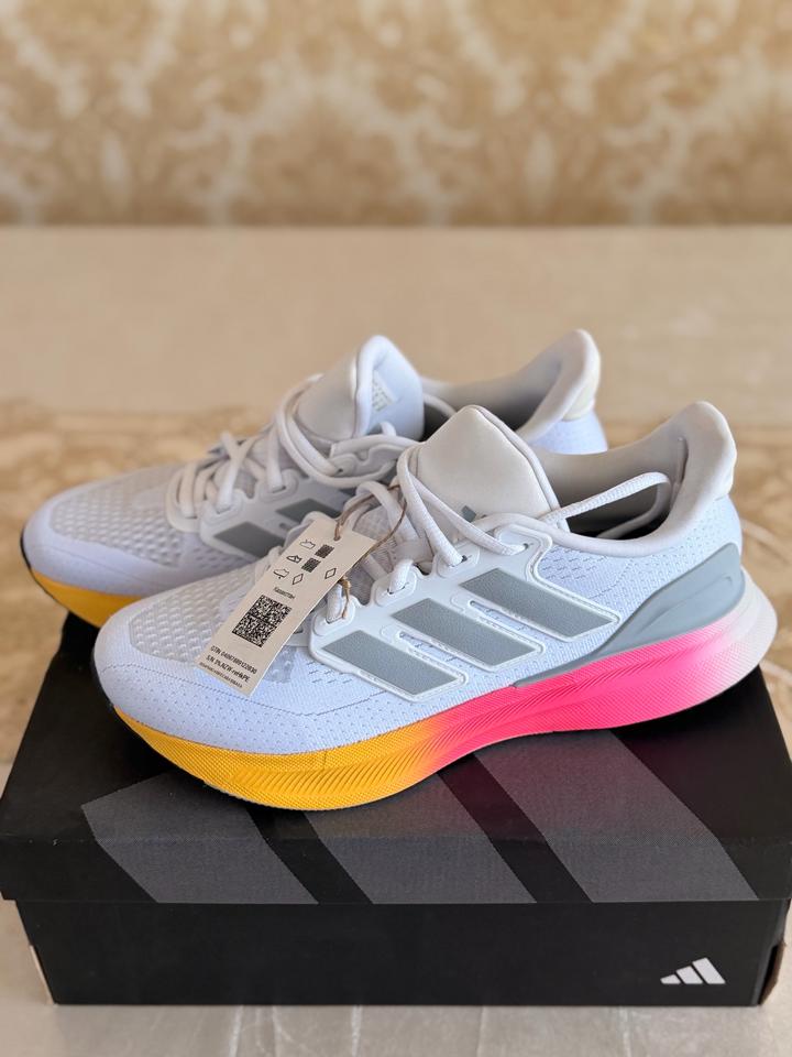 Кроссовки adidas