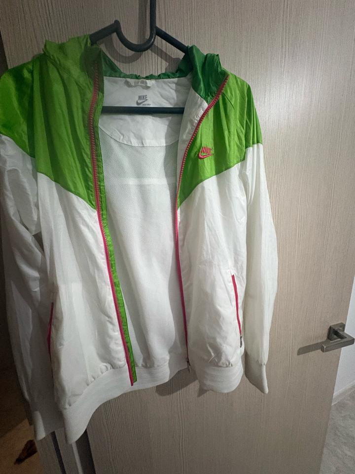 Ветровка Nike