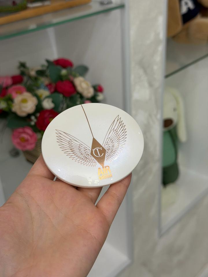 Компактная пудра Charlotte Tilbury Airbrush