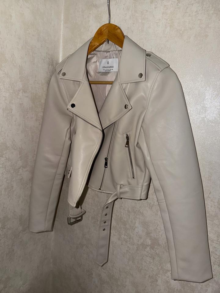 Куртка Stradivarius