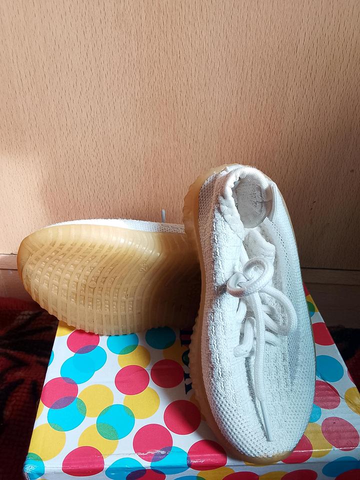 Нет бренда