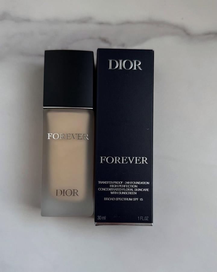 Тональный крем Dior Forever Skin Glow