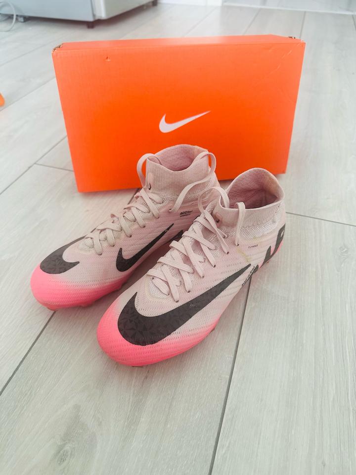Nike