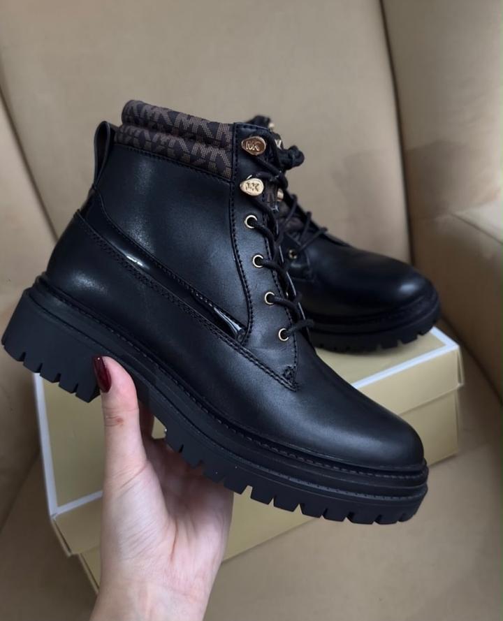 Ботинки  Michael Kors новые