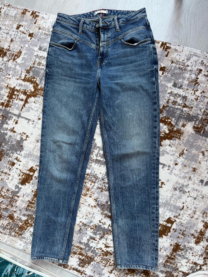 Джинсы Tommy Hilfiger