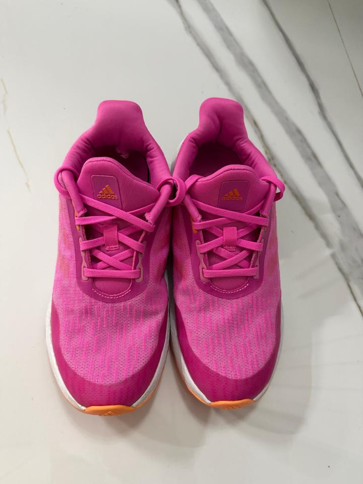 Женские кроссовки adidas