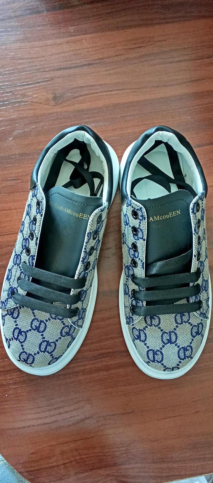 Кроссовки под Gucci