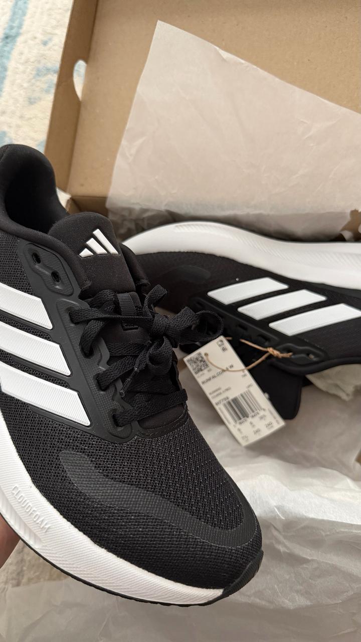 Женские кроссовки adidas