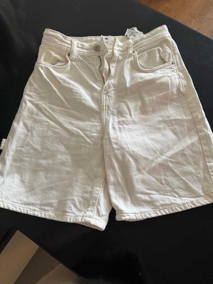 Шорты Bershka
