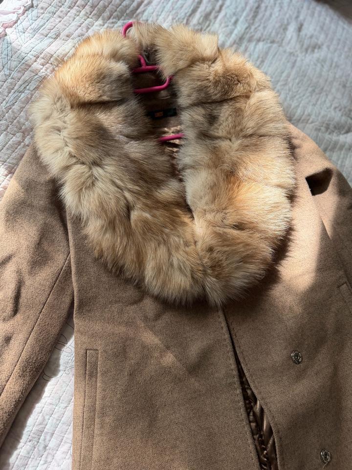 Loreta Пальто с меховым воротником
