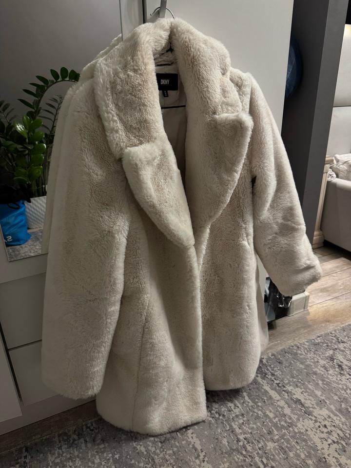Шуба DKNY
