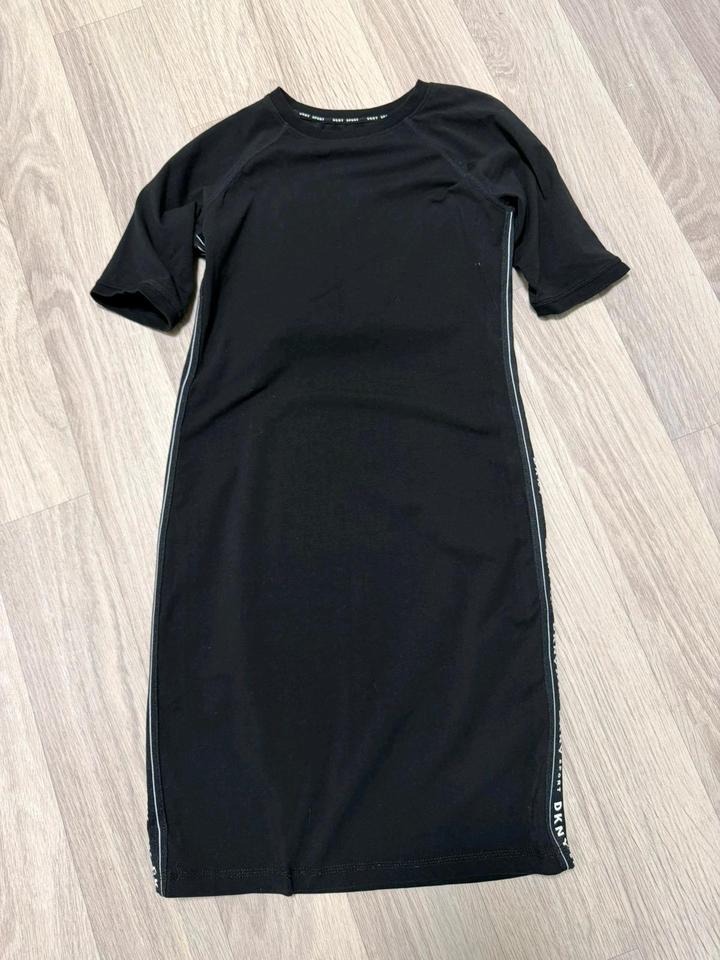 DKNY