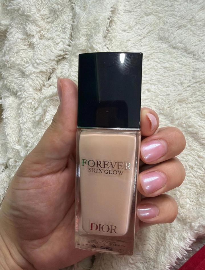 Тональный крем Dior Forever Skin Glow