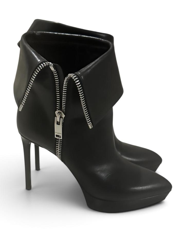 Yves Saint Laurent