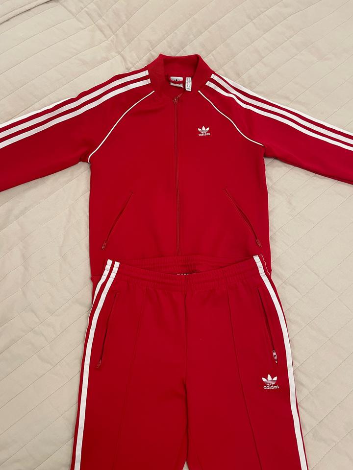 Спортивный костюм adidas