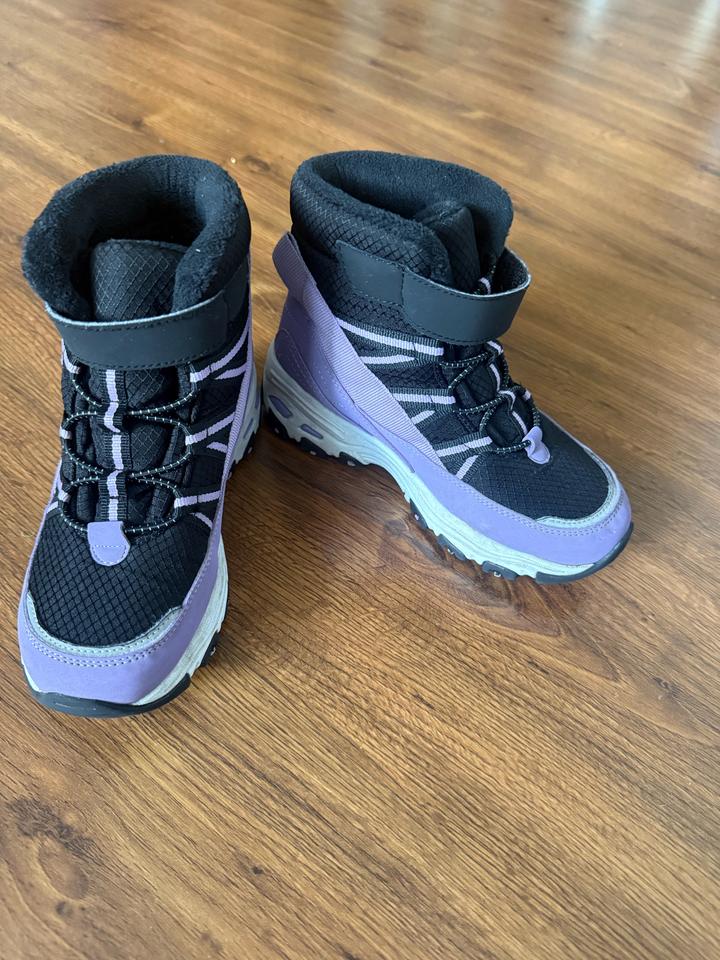 Skechers