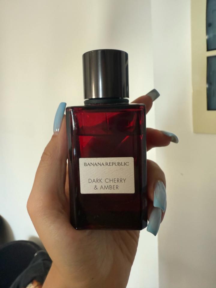 Парфюмерная вода Banana Republic Dark Cherry & Amber 75ml