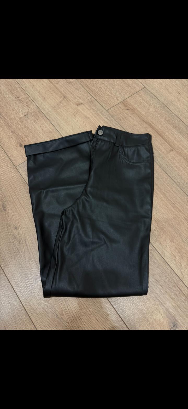 Брюки из экокожи