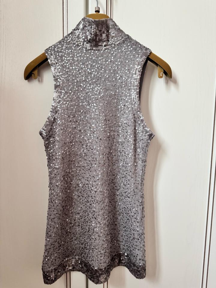 DKNY