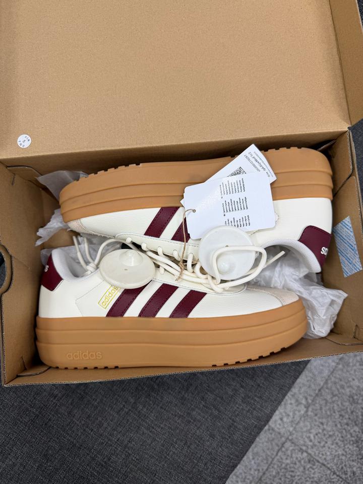 adidas (38,5 и 39 размеры)