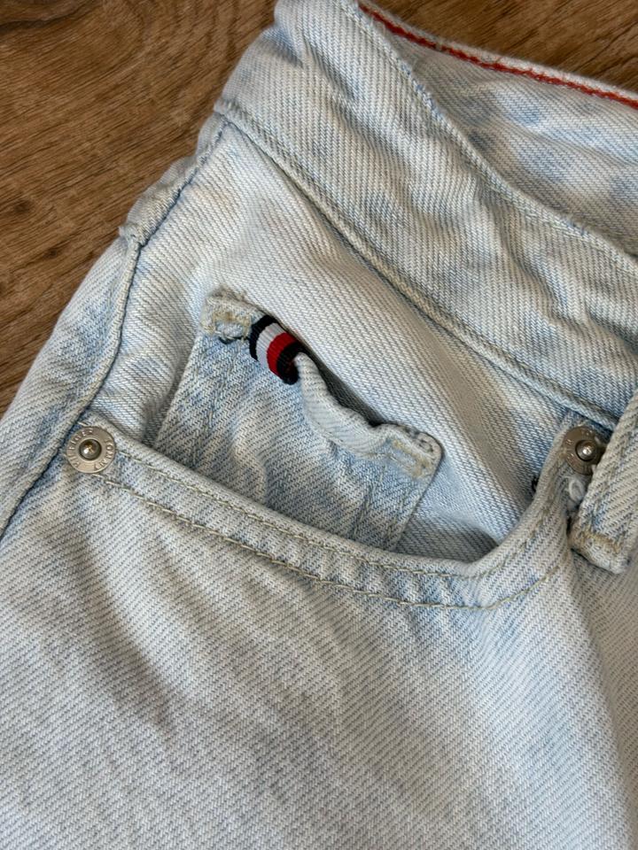 Tommy Hilfiger