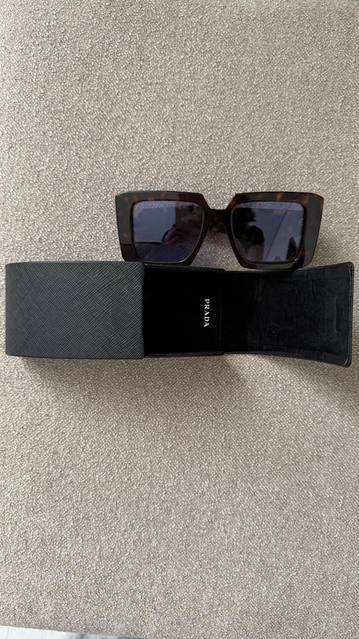 Очки Prada