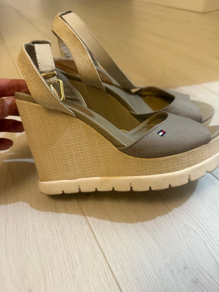 Tommy Hilfiger