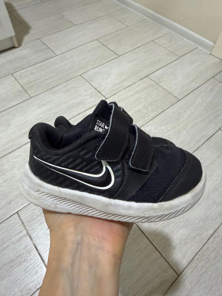 Кроссовки Nike