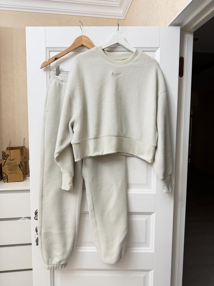 Спортивный костюм Nike