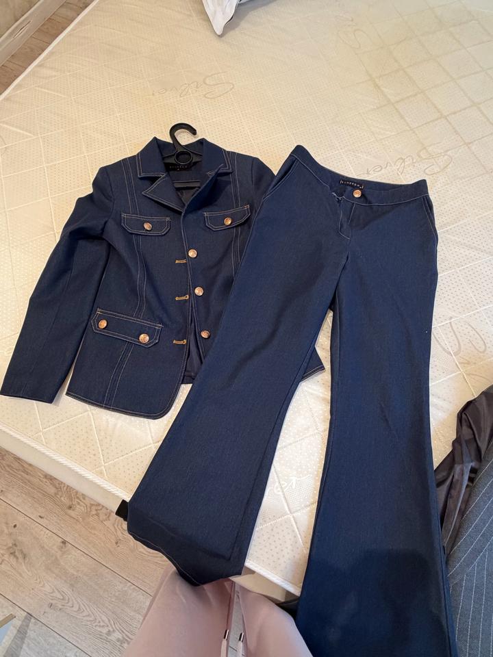 Джинсовый костюм на Sandro