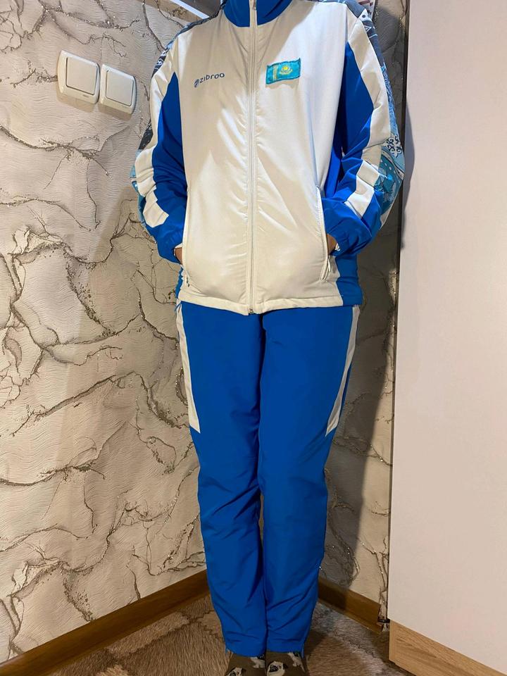 Спортивный костюм
