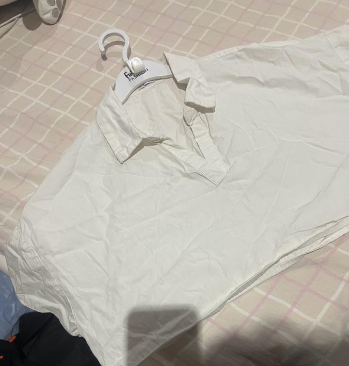 Bershka короткая белая рубашка