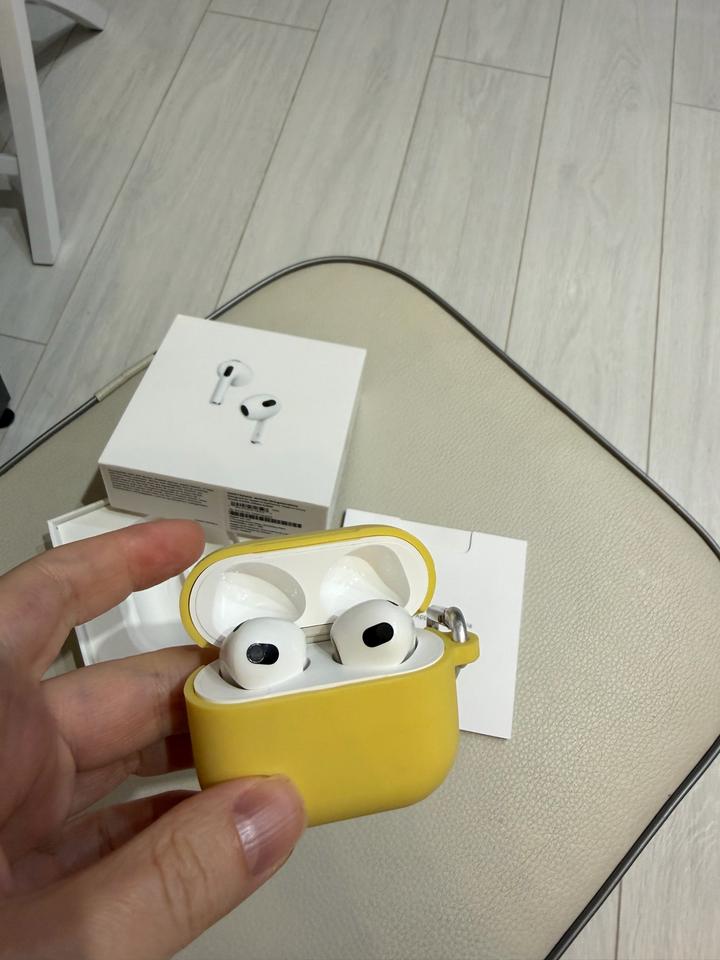 Наушники Apple AirPods 3 с чехлом