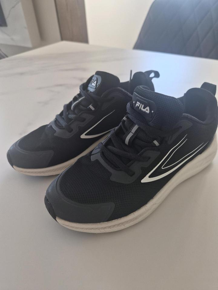 Кроссовки Fila