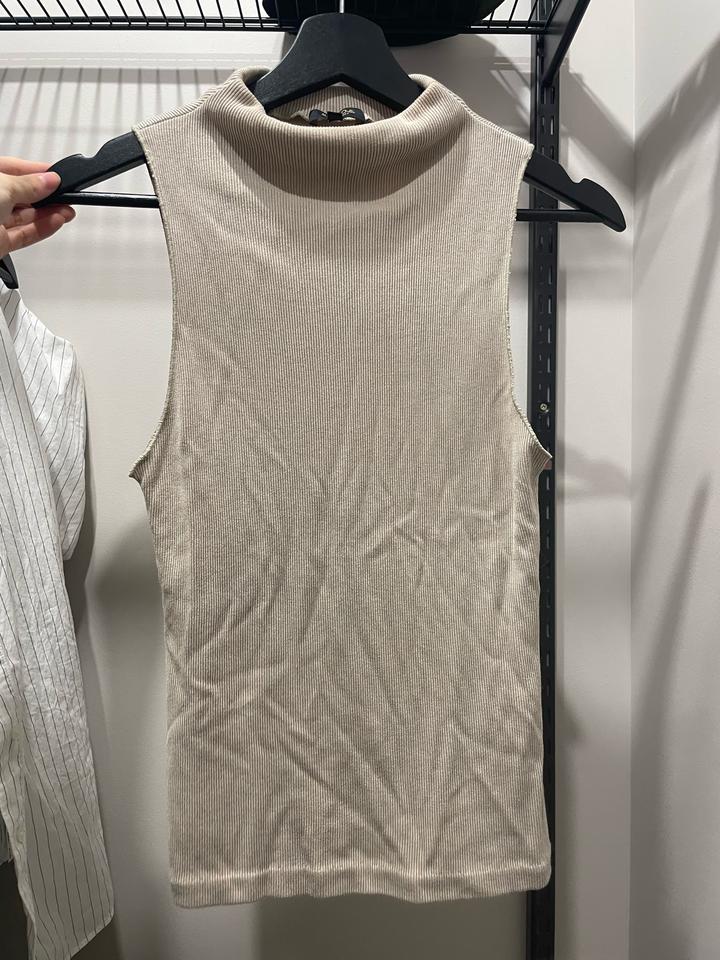 Топ Massimo Dutti