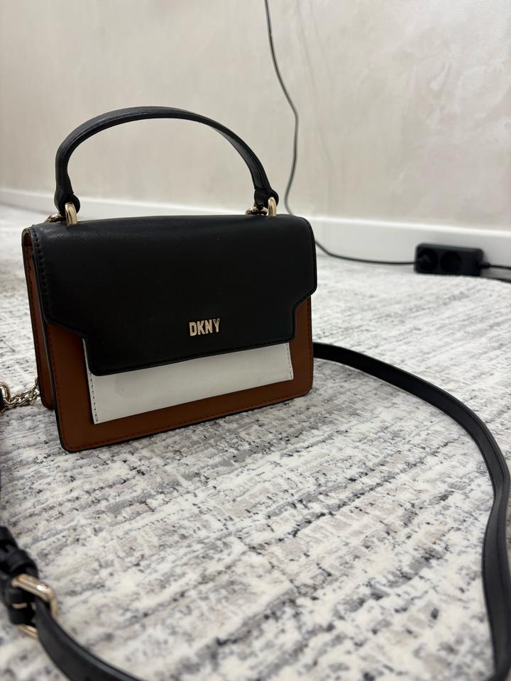 DKNY