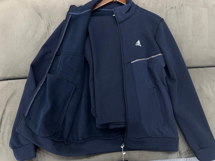 Спортивный костюм adidas
