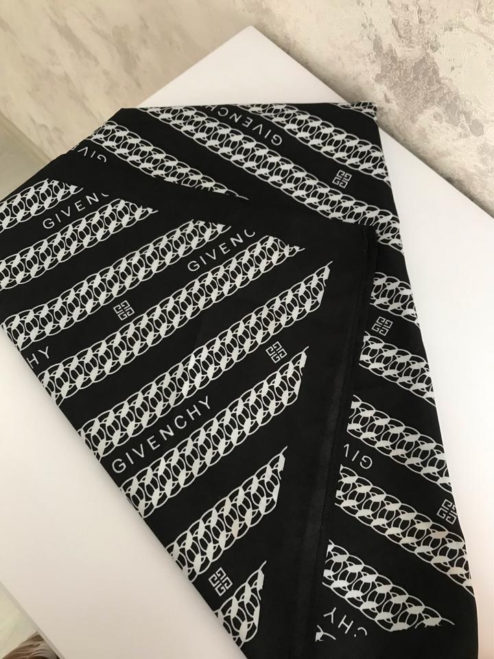 Платок Givenchy
