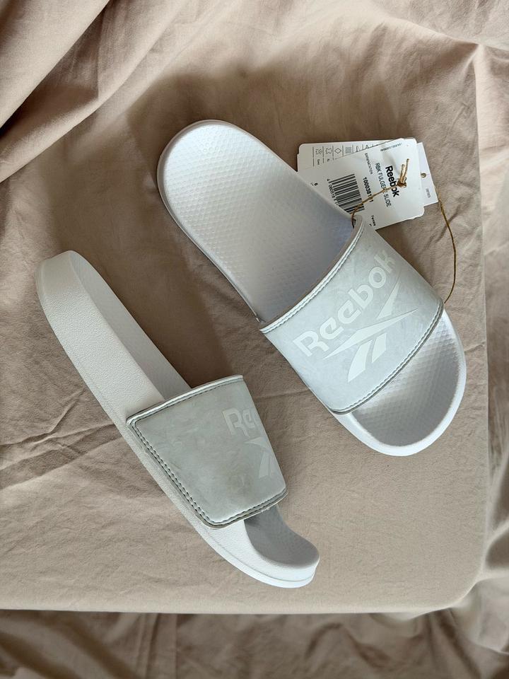 Шлепанцы Reebok
