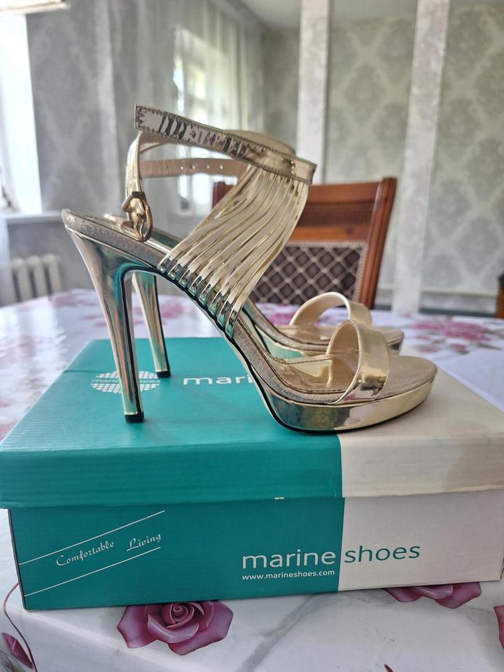 Marine shous