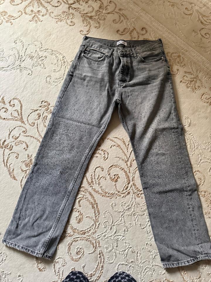 Джинсы ZARA со стразами