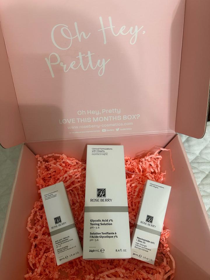 Набор для лица от Rose Berry С Дубая. Сыворотки для лица + тоник