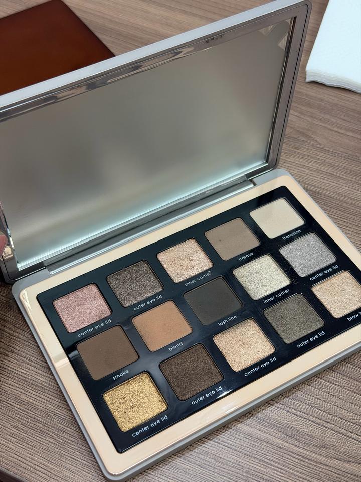 Палетка теней NATASHA DENONA Glam Palette