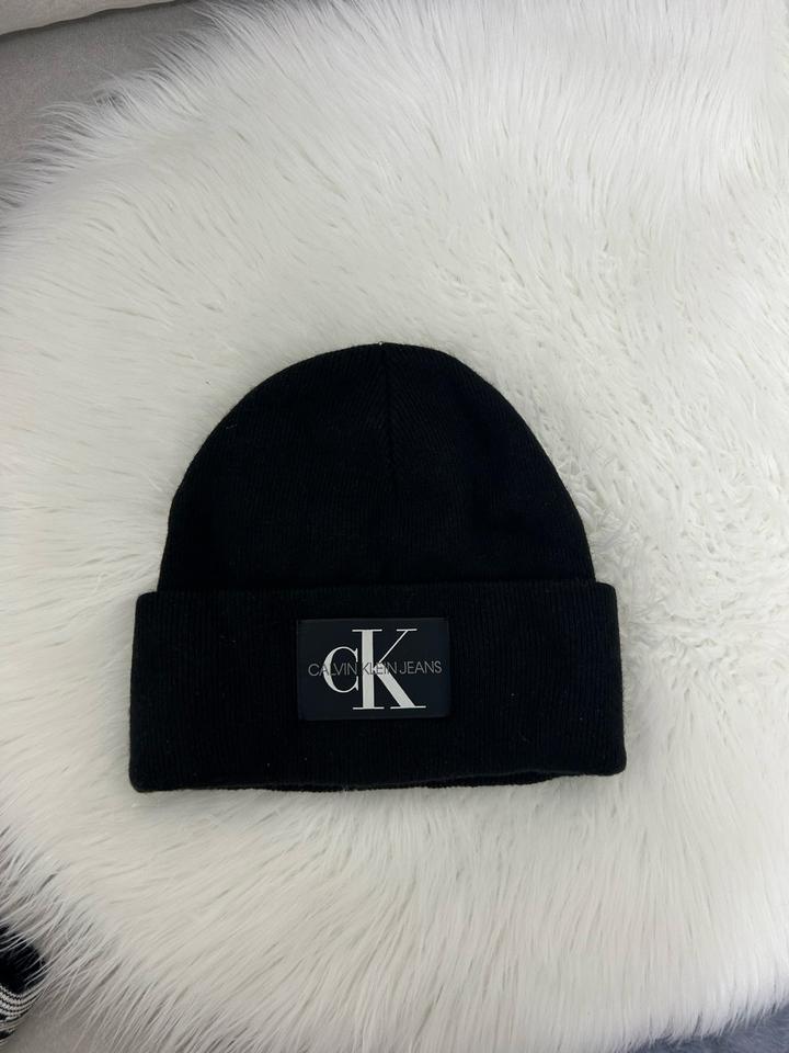 Шапка Calvin Klein Jeans